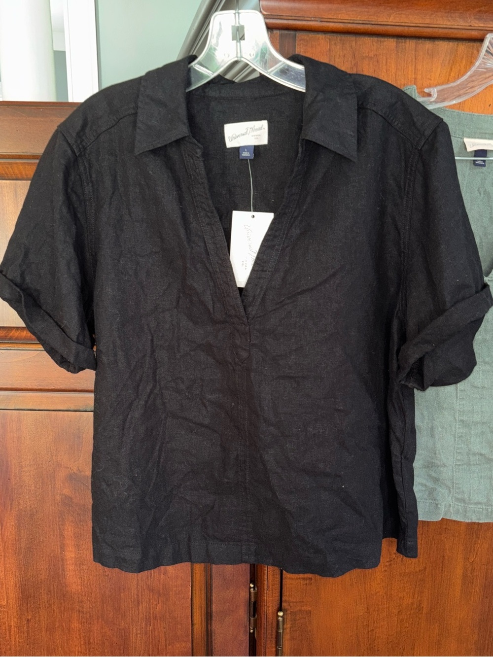 Bundle of 2 Universal Thread Linen Blend V-neck Short Sleeve Tops - Picture 2 of 11